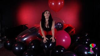 Raven, Sexy Clown, Heel Pops, Nail Pops and Masturbates 4K (3840x2160)