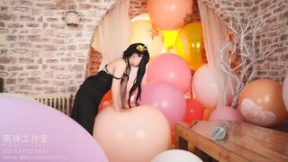 Yuka Pops EVERY Balloon in the Room – One by One