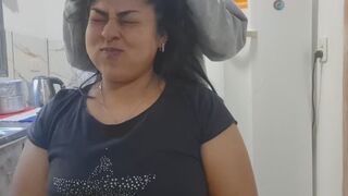 Jugando con mi cabello... Hasta que empiezan los tirones.
