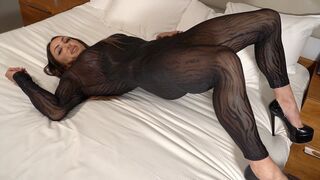 Muscle Slut Cat Woman!