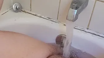 bathtub fetish