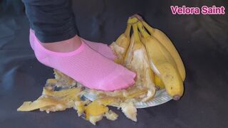 Bananas vs pink fishnet socks