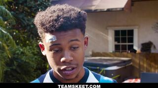 Slutty Teen Paisley Paige Gets Some Sex Lesson From Her Tutor