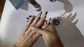 shorts_8Aug2022_MuddyNailsWashing