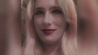 Sexylilfreak at play