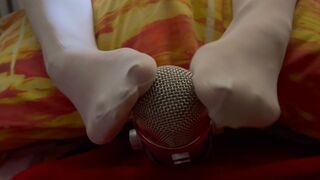 MASTURBO IL MICROFONO CON I MIEI PIEDI - ASMR RELAX ASCOLTA IL SUONO