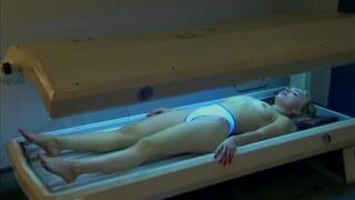 Teenage girl give oral fuck by a old