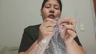 Pop by pop - ASMR bubble wrap