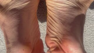 RyanRocket big male feet