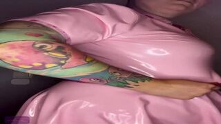 Transforming into pink Dolly
