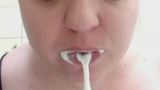 Brushing teeth with black powder