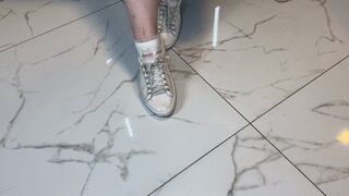 Worship Divine Mistress Lousie Marcada's feet !
