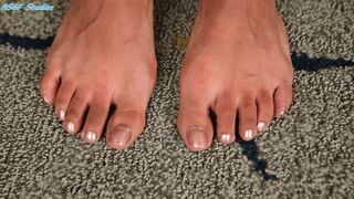 Indian toes dominate tiny man - MP4