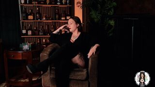 Big Boob Milf Masturbates While Bartender Watches