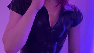 Transgirl in latex cums while smoking