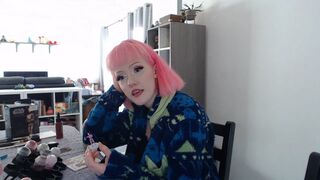 Painting miniatures with vibrator in pt2 Evie Rees