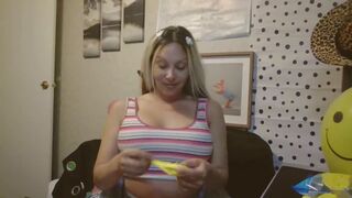 NEW Blowing up Balloons (No pop0 with Summer Monroe