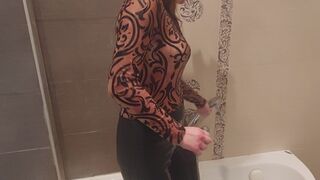 Wetlook in leather leggins and high heels