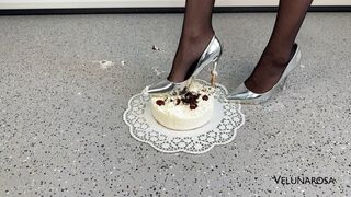 Messy Cake Crush with High Heels & Nylon Feet