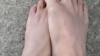 Melove Naked Toes On the Cement Outdoor