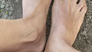 Melove Naked Toes small feet in Dirt