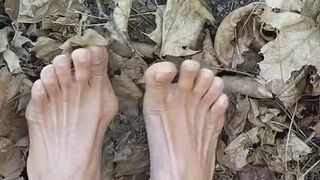 Melove Sexy Small Feet with No Nail Polish Outdoor