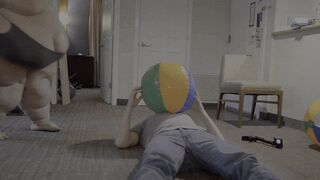 SpanxBeluga Smashes Beachballs on Matt (wmv)