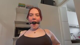 Snowflake tries gags