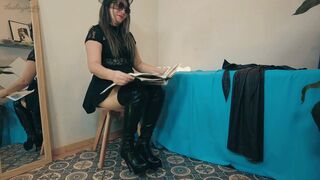 Newspaper Diva - Isabella Shine POV