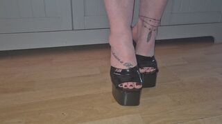 ASMR in high heel pleasers