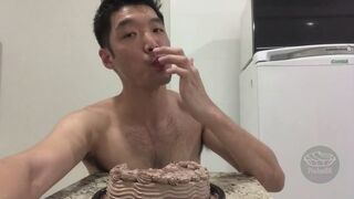 Smashing and eating my way a chocolate cake