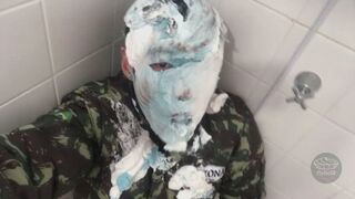 Motoboy levou tortadas - Delivery boy got pied!