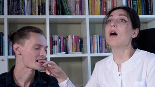 BITING DOCTOR’S FINGERS THERAPY! (4K)