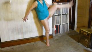 Erotic dance on Honey Bee song