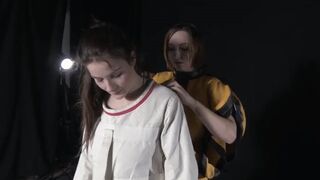 fight in straitjacket - mp4 720p