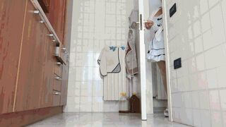 Maid in the kitchen MP4 (1920x1080) FHD