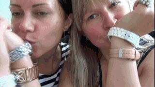 Two sexy ladies masturbate with wristwatch 2Wb