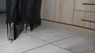 Close up kitchen trample