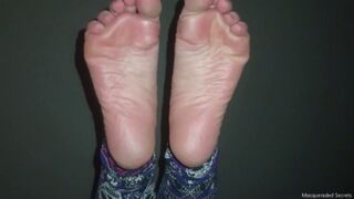 Waitress Soles After Work HD