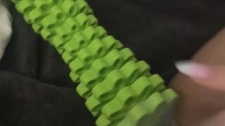 Back massager in pussy