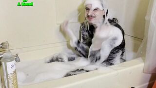 Wet Wednesday S2, E6: J’s Dressy Bubble Bath!