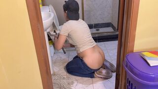 Jasmine Tries to Fix the Pipes