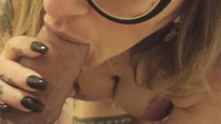 This video is a super simple blowjob and cowgirl, 100% amateur for those who love things raw and unprofessional