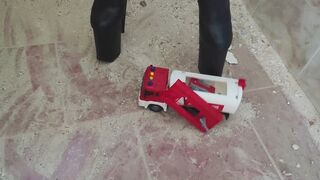 9 inch boots crush toy cistern 15