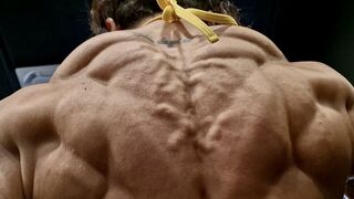 FBB huge traps veiny ripped shape workout back biceps huge competition pre trainings crazy pumping high