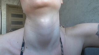 A BIG ADAMS APPLE THAT'S MOVING EEE