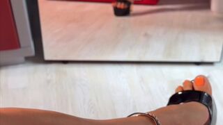 Absolute Legs #110 (clip 108+109) Flexing calves on the couch 4K