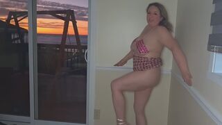 Je me rase la chatte pour que tu ne manques pas une goutte de mon ejaculation feminine.