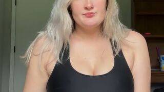 POV Fat Queen is HANGRY!