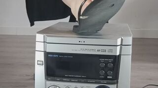 Crushing a vintage audio system (Full video)